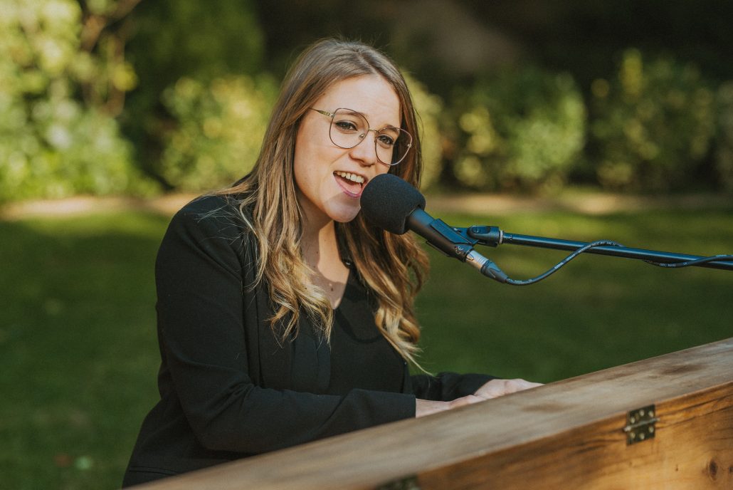 Main Gemma(pianista-cantant)2023-min